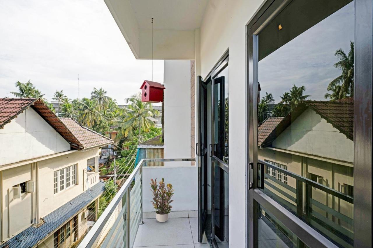 Oyo Thykoodam Sleep Inn Kochi Екстер'єр фото